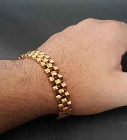 New Trendy Golden Stainless Steel Beautiful Charming Hand Chain Bracelet For Boys & Men